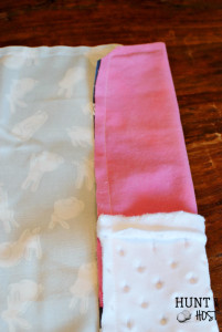 How to store and afford seasonal pillows. This pocket pillow tutorial does the trick! www.huntandhost.net