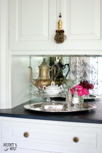 Gorgeous Damask Antique Mirror DIY tutorial. Easy steps using Amy Howard's Antique Mirror solutions by www.huntandhost.net
