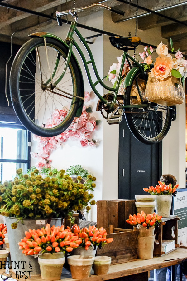 24 Andere plaatsen om te winkelen in Waco. Texas wanneer u Magnolia Market en The Silos bezoekt. Waco zit vol met prachtige antiek-, kringloop- en woonwinkels. Voorjaarsinspiratie van Magnolia Market.