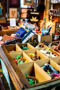 The best places to shop in Bryant, Texas. A complete list of shopping spots in Bryan/College Station for antiques, junk, thrift stores, furniture and home décor.
