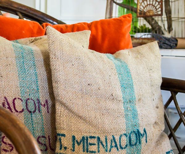 Coffee bean sack pillow covers, an easy and quick DIY tutorial for coffee sack pillows!