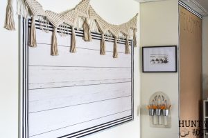 The cutest farmhouse classroom you ever saw. Visit this school room inspired by Magnolia Market and Joanna Gaines. It will have you wanting to pack a lunch and go back to school with it's fresh black and white decor and trendy farmhouse vibe. #farmhouseclassroom #farmhouselove #farmhouseinspiration #farmhouseteacher