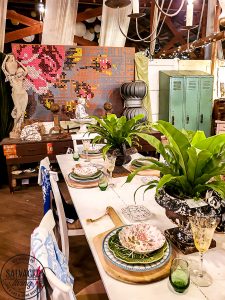 Vintage trends come and go, this list of the hot finds from the Spring 2019 Round Top Antiques Fair will help you keep your eyes peeled for the lasted decorating trends when you are out thrifting. Be on the lookout for silver tea pots, ladders, fur coats, tin cans, vintage photograph, vintage game pieces, antique bird cages and large canvas prints to name a few! #roundtopantiques #vintagetrends #warrenton #junkgypsy #huntandfind #thriftedfinds #roadtrip #Antiques #vintagefur #oldphotos #antiquesilver #corbels