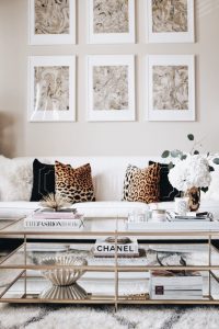 Grab these coffee table decor ideas for a cozy living room. This post is awesome, it has a list of must have elements for cozy coffee table styling plus a list of supply ideas for your cozy coffee table to be magazine worthy! #coffeetablestyle #coffeetabledecor #vignettestyling #decortips #decorating101 #decoratingtips #cozylivingroom #livingroomdecor #coffeetabledecorideas