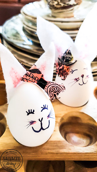 This easy Easter craft if fun to do with kids or as elegant farmhouse Easter decor. Make Easter Bunny eggs. Simple spring craft idea that only take a few supplies from the Target dollar spot or the dollar store! #eastercraft #dollartreecraft #Easterdecor #craftwithkids