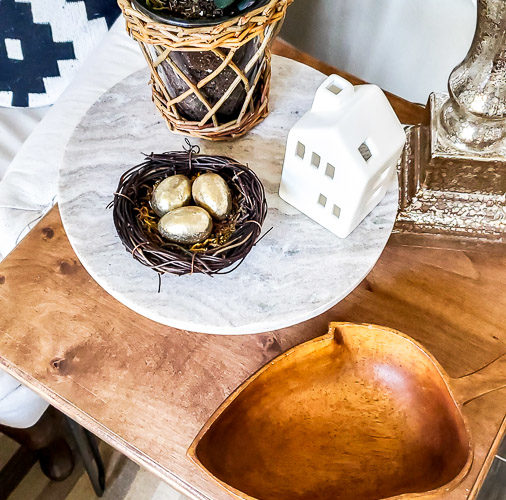 this list is full of amazing ways to decorate with wood bowls. Using wooden bowls in your decor is a great way to add vintage style, warmth, depth and texture to your home decorating. You can find wooden bowls in thrift stores and garage sales then use them in your home decor with this simple decorating ideas! #woodensaladbowl #vintagedecor #cozyhome #decoratingideas