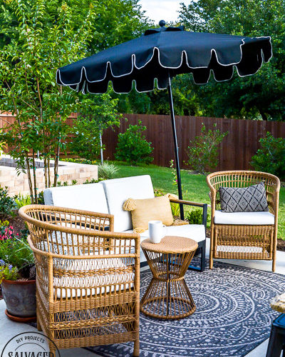 Create a charming and cozy patio area with these gorgeous patio furniture selections. You will love the mix of old and new for a vintage lived in feel for the perfect outdoor living area to your home! #patiofurniture #outdoorliving #cozypatio