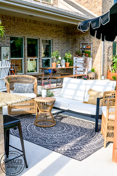 Create a charming and cozy patio area with these gorgeous patio furniture selections. You will love the mix of old and new for a vintage lived in feel for the perfect outdoor living area to your home! #patiofurniture #outdoorliving #cozypatio 