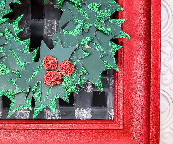 check out this old picture frame makeover for Christmas decorating using glitter spray paint for a beautiful holiday wall art project on a budget! #buffalocheckChristmas #framemakeover #DIYChristmas #handmadeChristmas