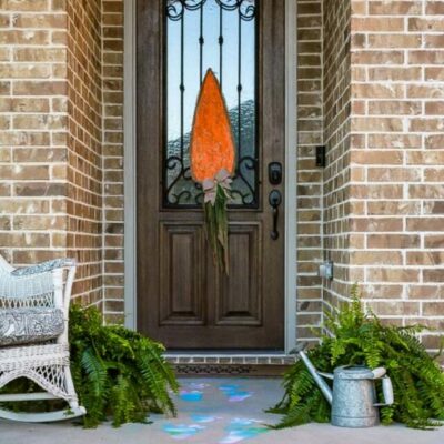 DIY BURLAP CARROT DOORHANGER