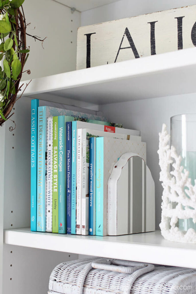 21 Amazing DIY Bookend Projects That You Will Love Salvaged Living   DIY Bookend Projects 17 683x1024 