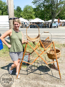 Thrift shopping at Brimfield Flea Market and a look at vintage trends that are on point for 2021 in home decorating. #trendalert #vintagetrends #thriftshopping #brimfield