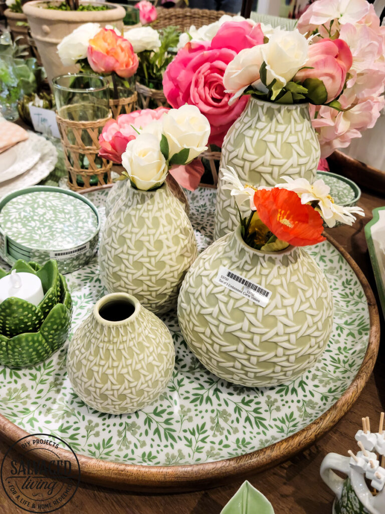Wondering what the spring home decor trends for 2022? Here is a printable list of the design trends coming from market that you can implement into your home decor shopping, thrift store hunting and DIY or craft projects! #decortrends #homedecorshopping #vintagestyle