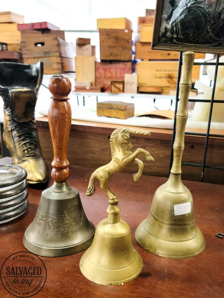 Vintage trends from the Round Top, Texas antiques show. Add these on trend vintage home decor items to your house for that cozy, curated feel. Be sure to look for these unique vintage items as you shop garage sales, flea markets and thrift stores! #vintagestyle #cozyhome #curateddecor