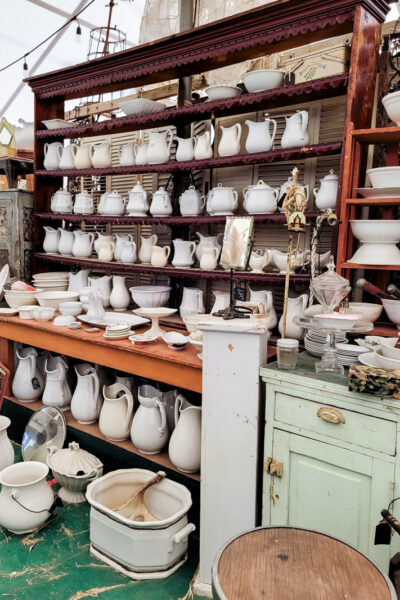 Vintage Trends from Round Top Antiques Week in Round Top, Texas. Come see what is hot in home decor and thrifted finds by shopping this massive, famous fleam market downin Texas. #trendalert #vintagedecor #warrenton