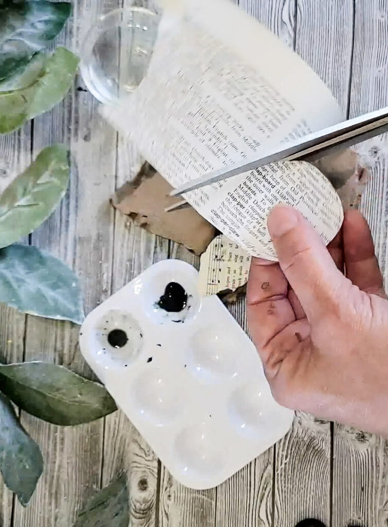Don't throw away your old cardboard boxes, I'm going to show you how to turn cardboard into cute decor... it's easier than you think! #budgetfriendly #cardboarddiy #easyDIY #kidfriendly