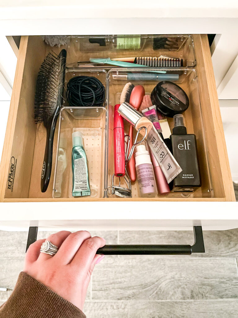 Adding beautiful hardware to your cabinets is easier than you might think... no contractor needed! Just a couple tools, a little time, and a little patience! After reading this, you'll want to add hardware to every cabinet in your home! #cabinethardware #cabinetjewelry #howto #cabinetpulls #cabinetknobs #easilyinstallcabinethardware