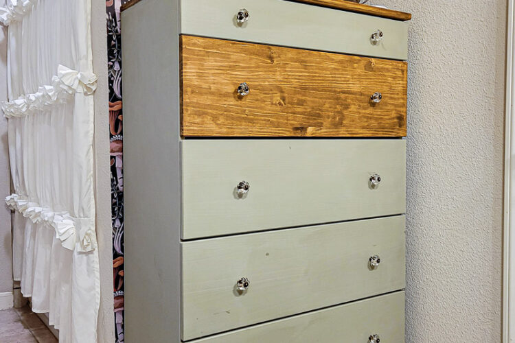How to update an Ikea Tarver Dresser. This quick and easy Ikea dresser hack will get you an updated, modern look that blends with your vintage style. The perfect paint for an Ikea makeover makes this budget-friendly furniture flip a breeze! Check out my supply list for a fast Ikea update! #ikeatarver #ikeapaintjob #budgetfurniture #budgetstorage