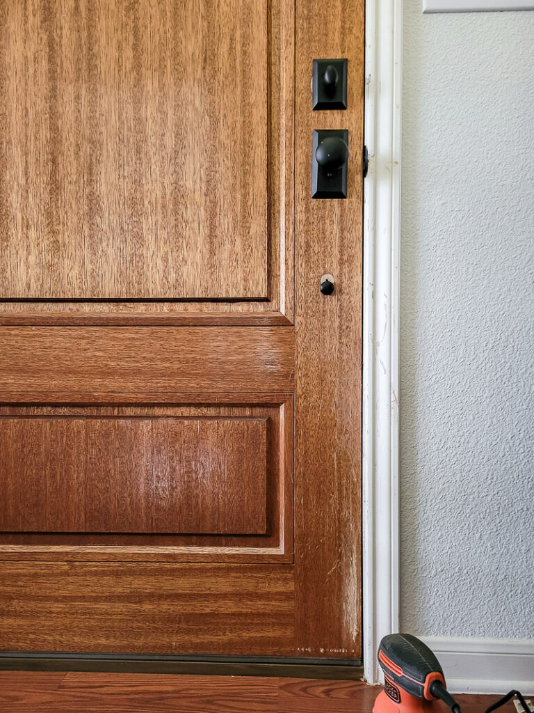 Interior door makeovers to give your home a fresh look. Check out all these great interior door update ideas you can do in a day. Adding new hardware to replace your old knobs is number one on the home update list. #agelessironhardware #doormakeover $homeupdate #onedayproject #interiordoorideas
