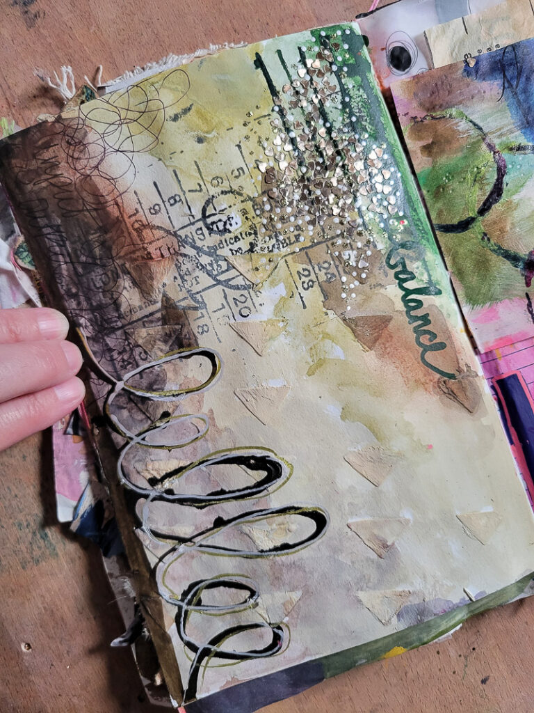 Where do I start journaling? Here are 5 tips for beginners, if you are new to faith art journaling take these quick tips to get started without the overwhelm. 
#creativejournal #creativechristian